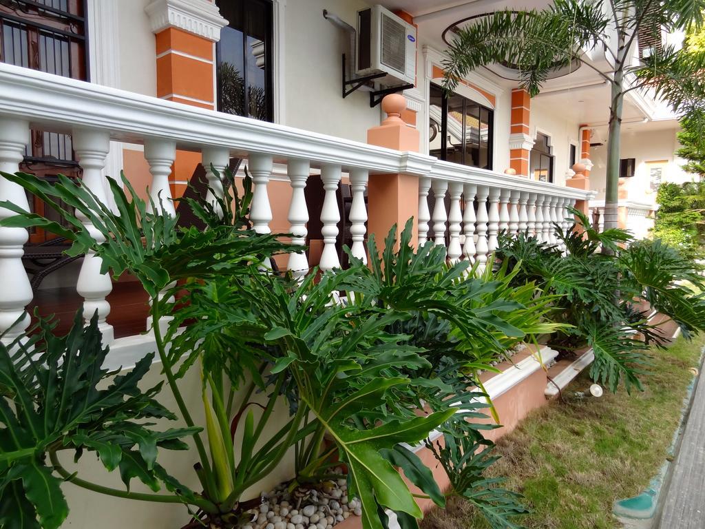 The Executive Villa Inn & Suites Davao Exterior foto