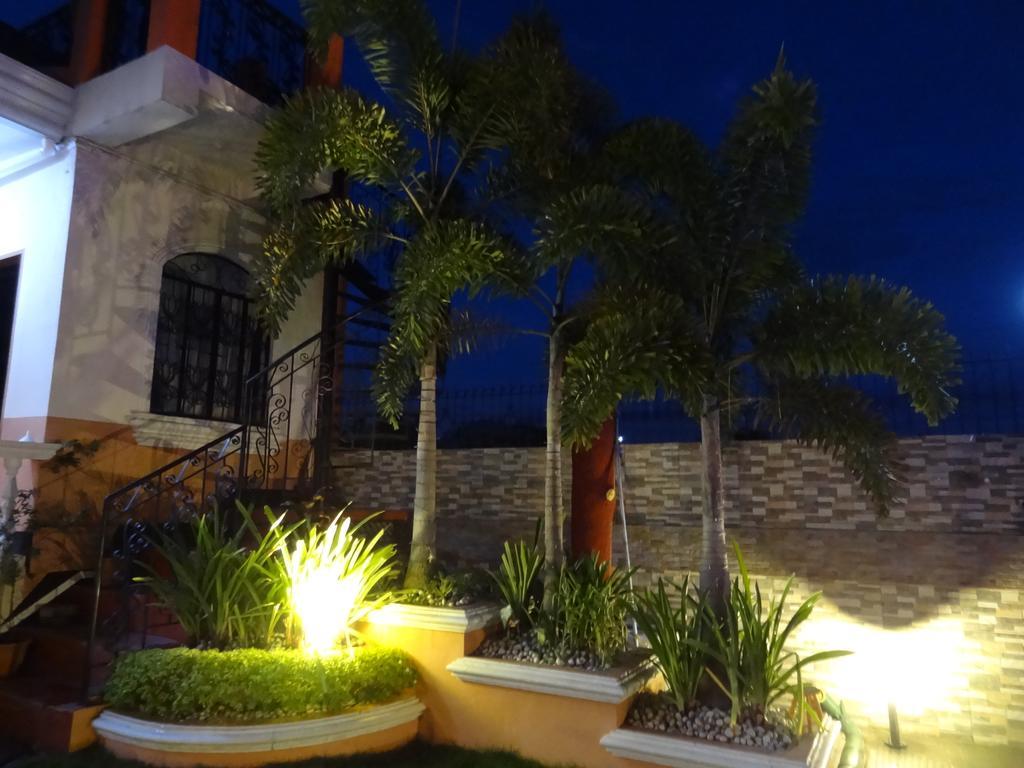The Executive Villa Inn & Suites Davao Exterior foto